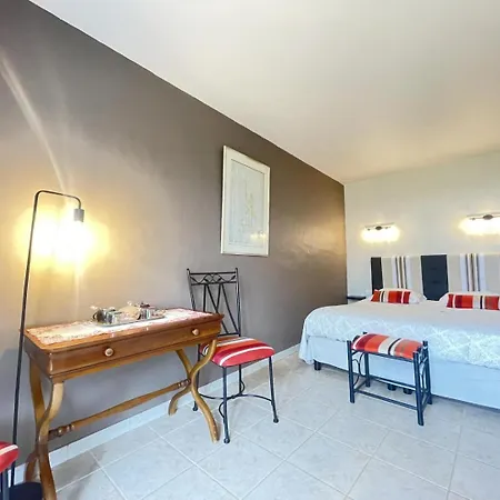 D'hotes Manttu 어룬