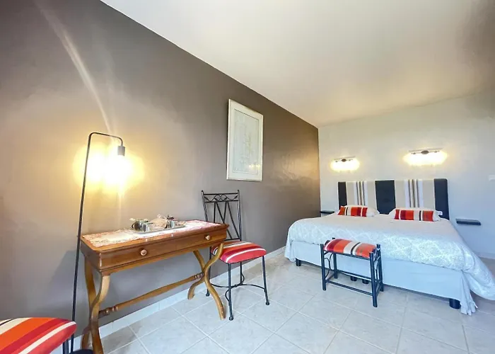 D'hotes Manttu 어룬